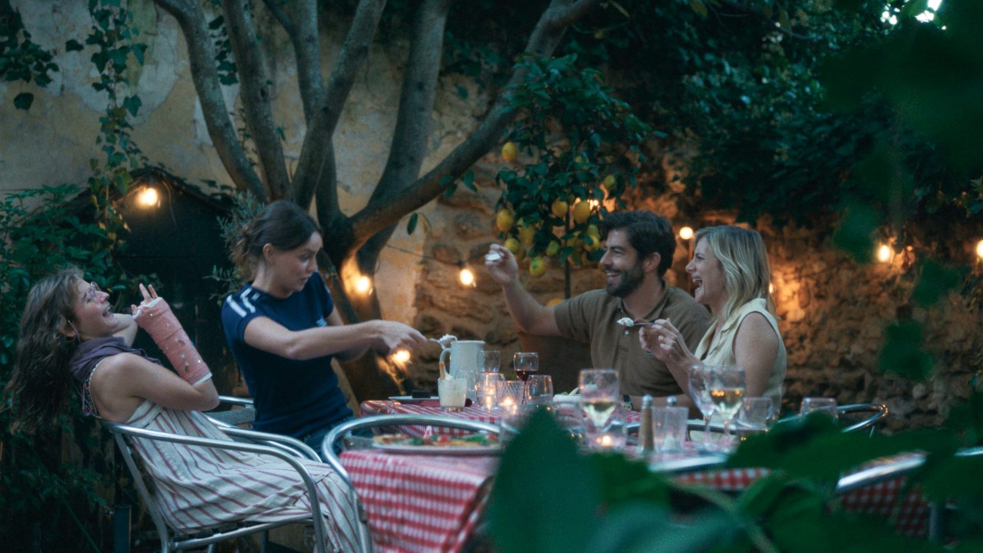 QUI BRILLE AU COMBAT_@ 2025 . cowboys films . the man . france 3 cinéma_3